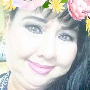 Meet your Posher, Eva